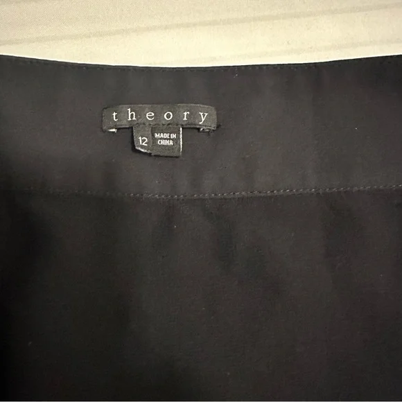 Theory Mini Black Skirt With Side Pockets. Size 12 - Picture 3 of 6